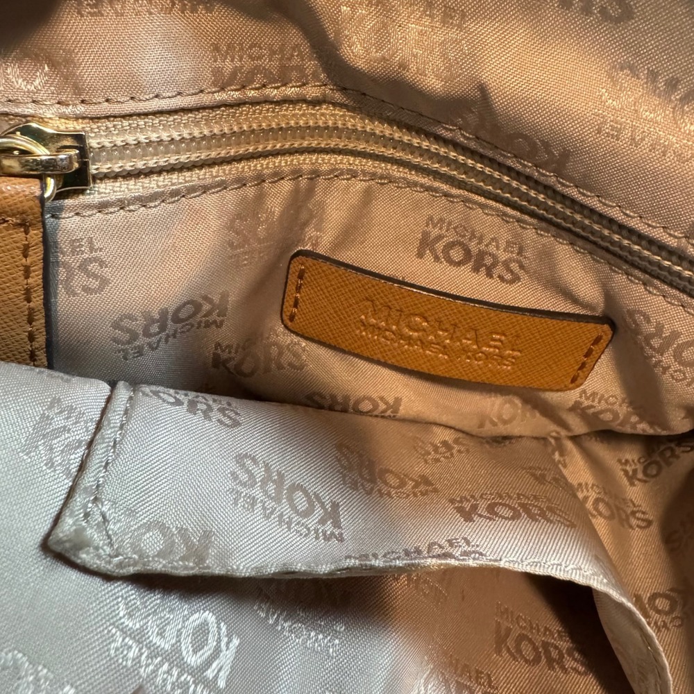Michael Kors Brown Saffiano Leather Dome Crossbody Bag Tan Gold Hardware Purse - Picture 7 of 8